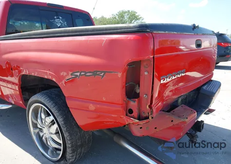 1998 Dodge Ram 1500 St z USA, uszkodzony, nr VIN 1B7HC13Z8WJ100599